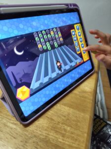 ワンダーボックスのアプリ「コードクラフターズ」の画面