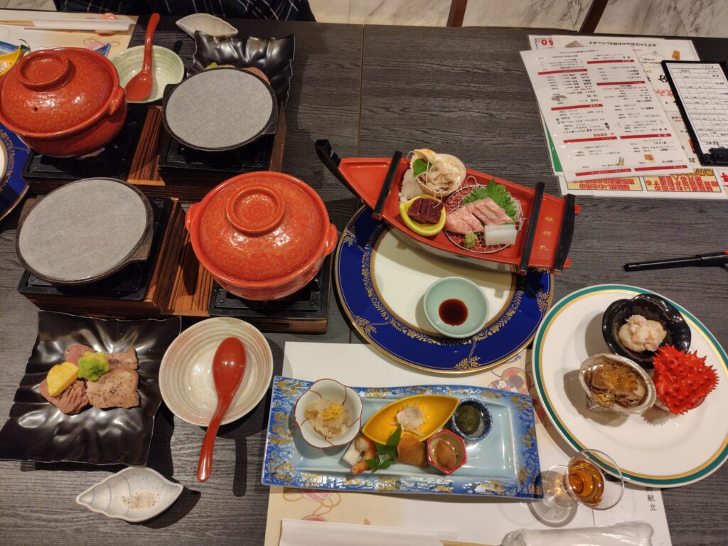 ときわの宿 浜とくの夕食 常磐もの魚介の舟盛りとあわび